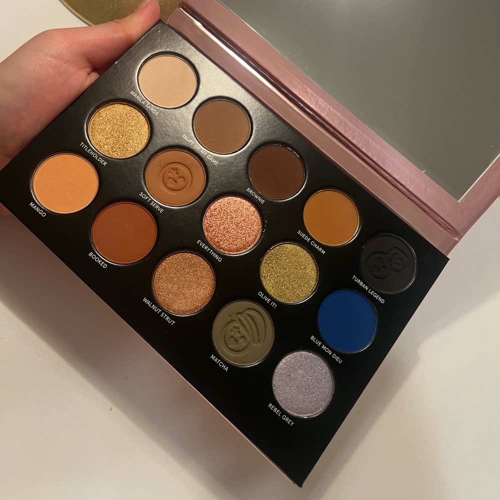 Patrick Starrr One Size Visionary Eyeshadow Palette
- Warm Browns, Golds & Blue